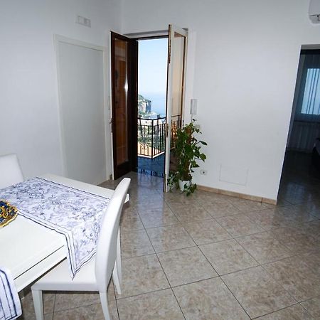 Mira Vico Apartments Вико Екуензе Екстериор снимка